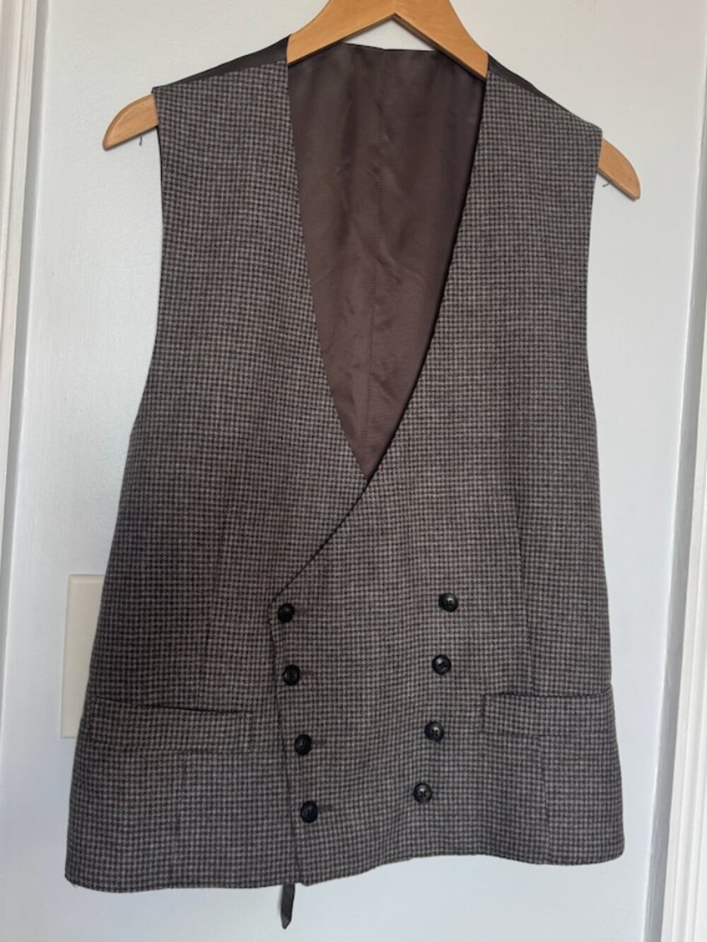 Suitsupply Brown Houndstooth Vest/Waistcoat in Size 50